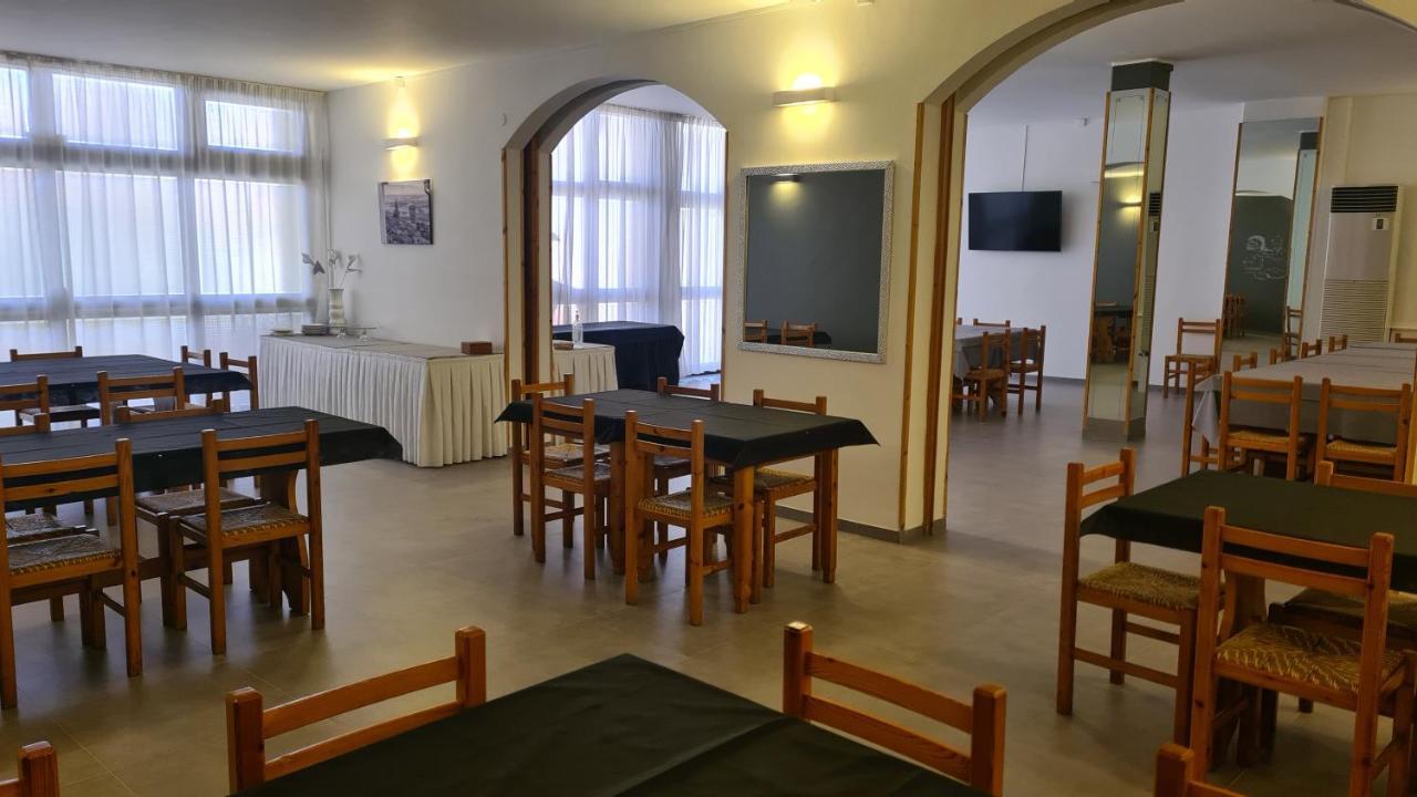 PEDA Hotel Ristorante Pizzeria Colletorto Esterno foto